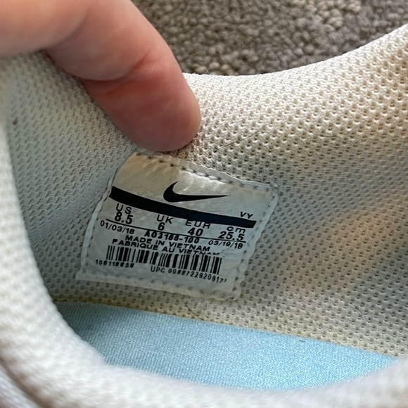 Nike Pre-Love OX Rainbow Sole Athletic Shoe Size 8.5 - Picture 7 of 7